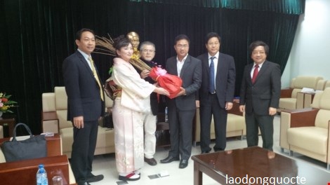 Nhật Bản tặng 100 cây Hoa Anh Đào cho TP Đà Nẵng.