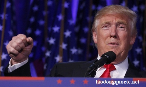 Republican U.S. president-elect Donald Trump speaks at his election night rally in Manhattan, New York, U.S., November 9, 2016. REUTERS/Carlo Allegri